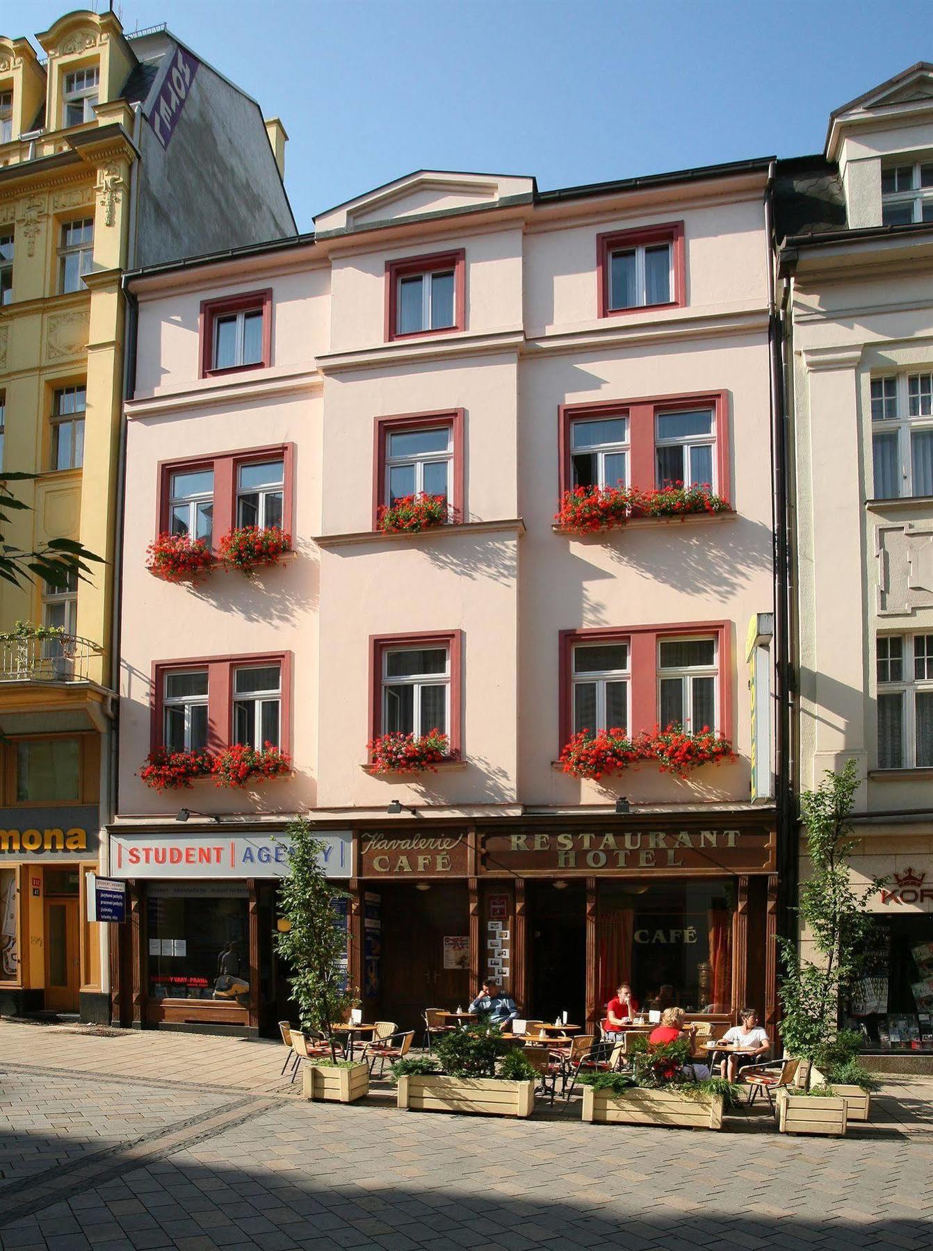 Hotel Kavalir Karlsbad Exteriör bild