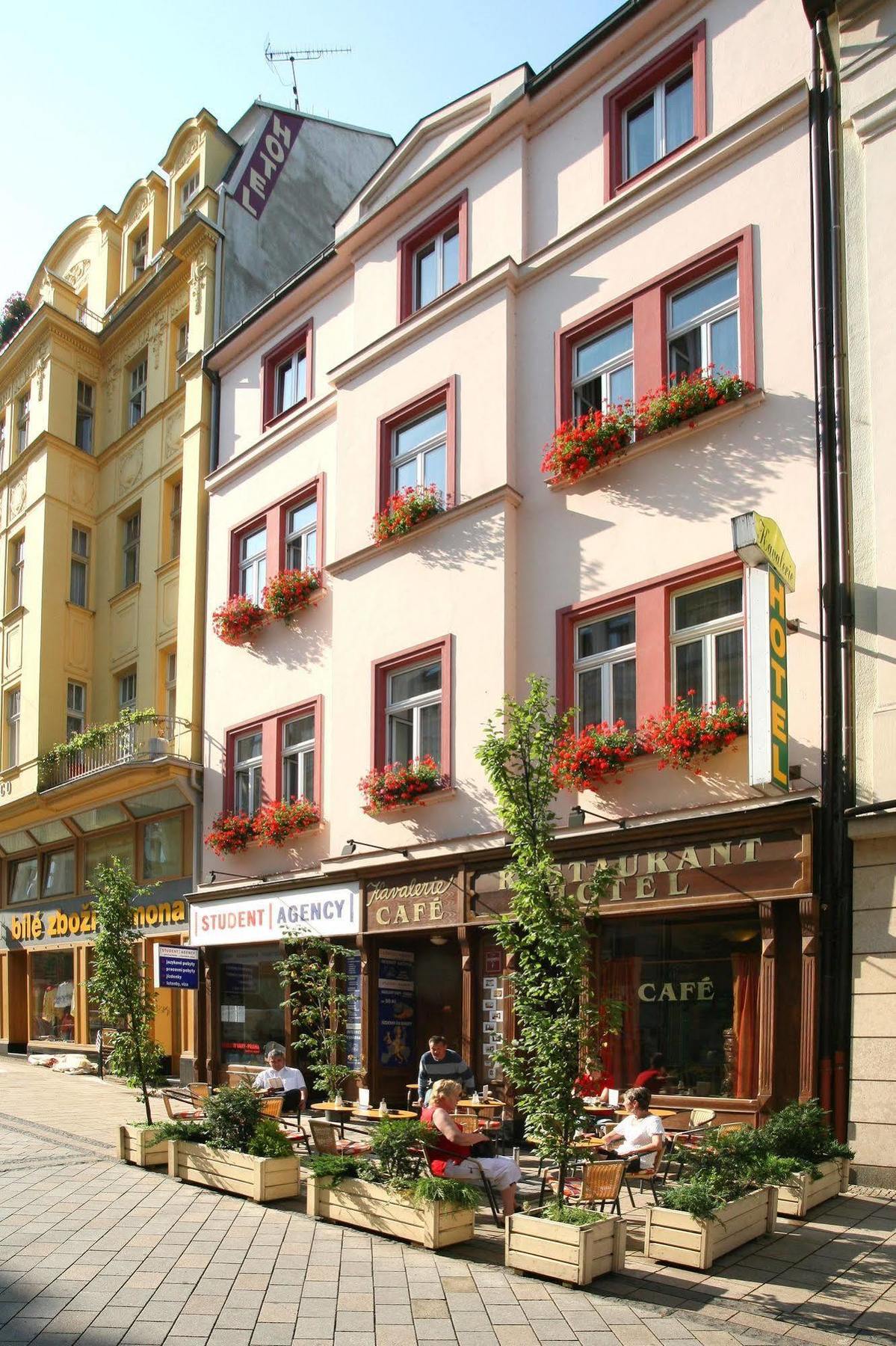 Hotel Kavalir Karlsbad Exteriör bild